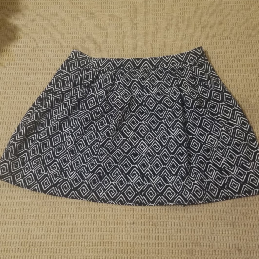 Cute short skirt!